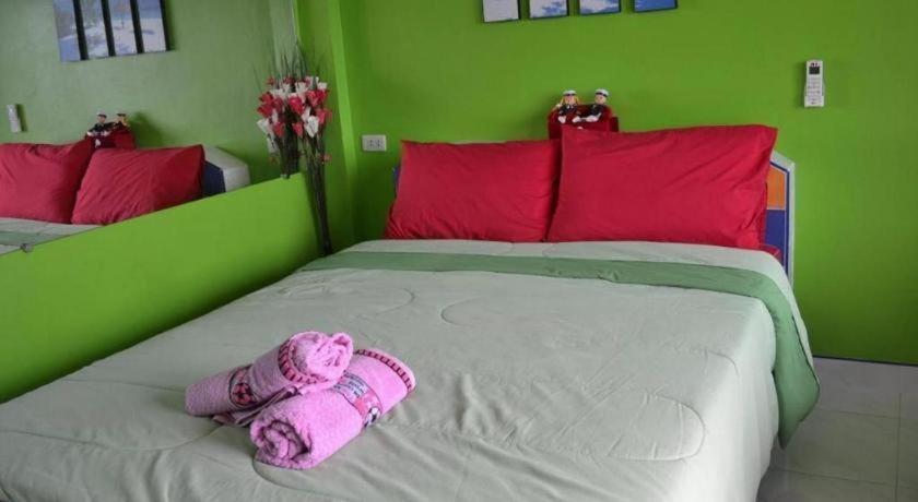 Hotel Baan Navy Kohlarn 2*